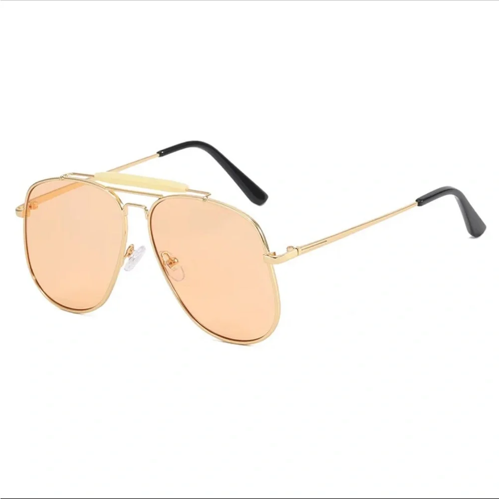 Fashion Gold Pilot Sunglasses with Amber Lenses